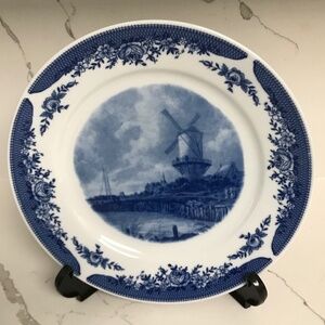 Vintage Kahla Decorative Plate Blue and White Democratic Republic of Germany 9”